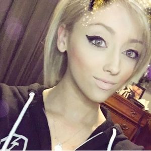 Meet your Posher, Jana